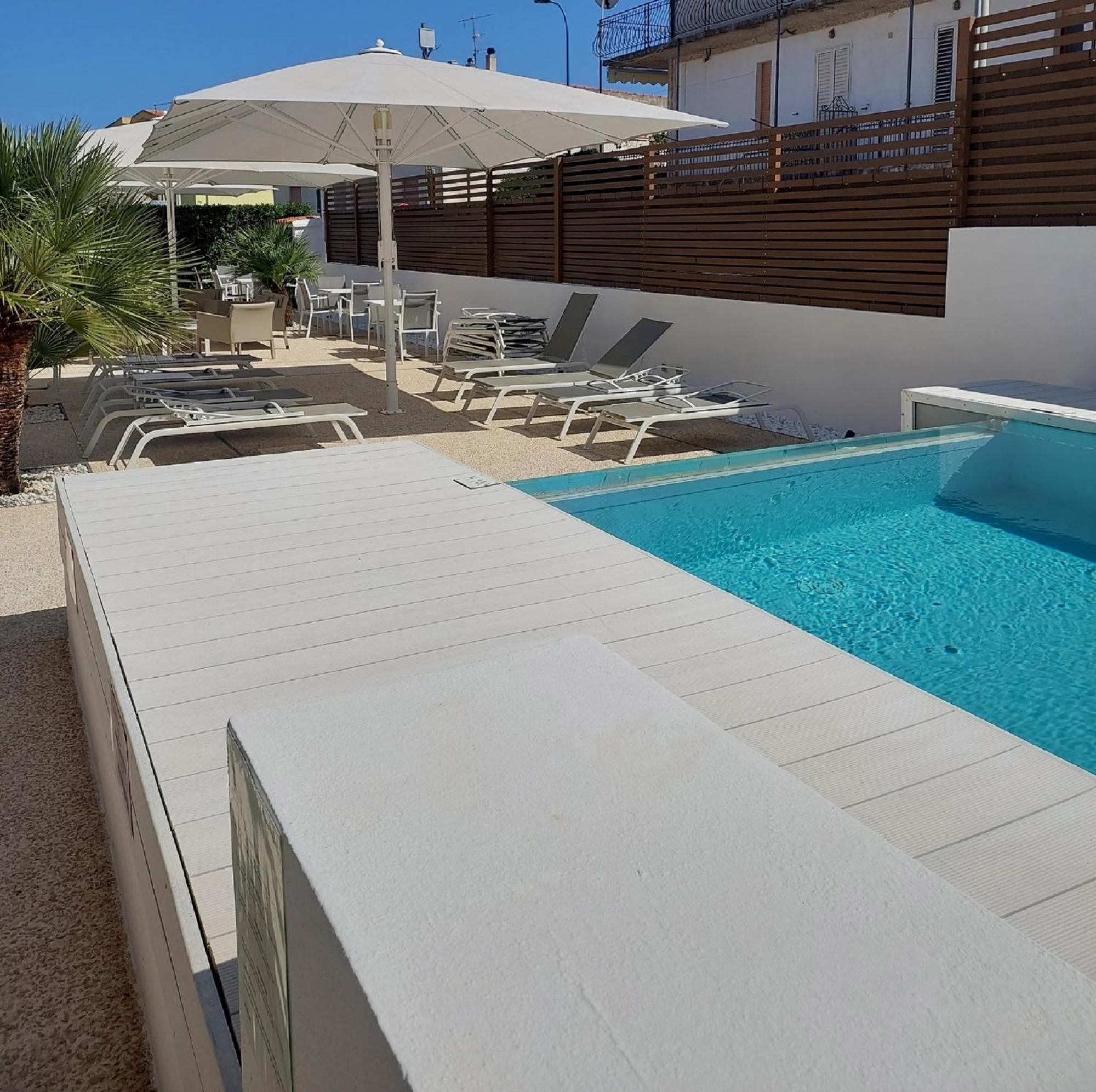 Hotel Nettuno กาลาโกโนเน ภายนอก รูปภาพ